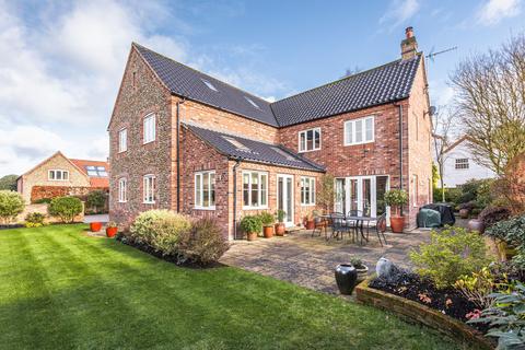 undefined, Well-Proportioned Detached House within Walking Distance to Holt Town