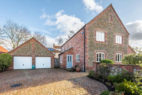 undefined, Well-Proportioned Detached House within Walking Distance to Holt Town