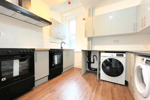 1 bedroom house of multiple occupation to rent, Clifftown Road, Southend-on-Sea SS1