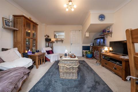 3 bedroom end of terrace house for sale, Grenadier Close, Bedford
