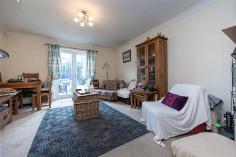 3 bedroom end of terrace house for sale, Grenadier Close, Bedford