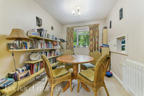 2 bedroom ground floor flat for sale, Perth Close, LONDON