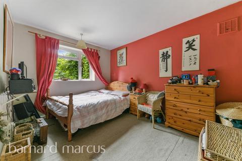 2 bedroom ground floor flat for sale, Perth Close, LONDON