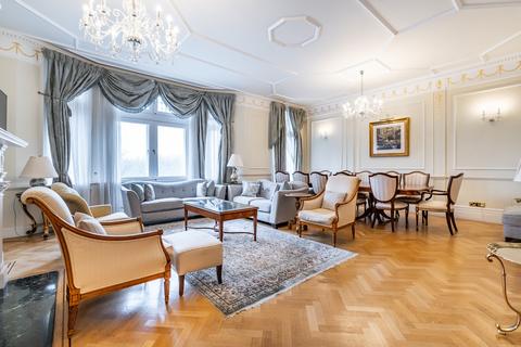 6 bedroom flat to rent, Kensington Road London W8