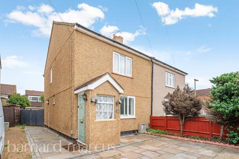 3 bedroom semi-detached house for sale, Orchard Avenue, Ashford
