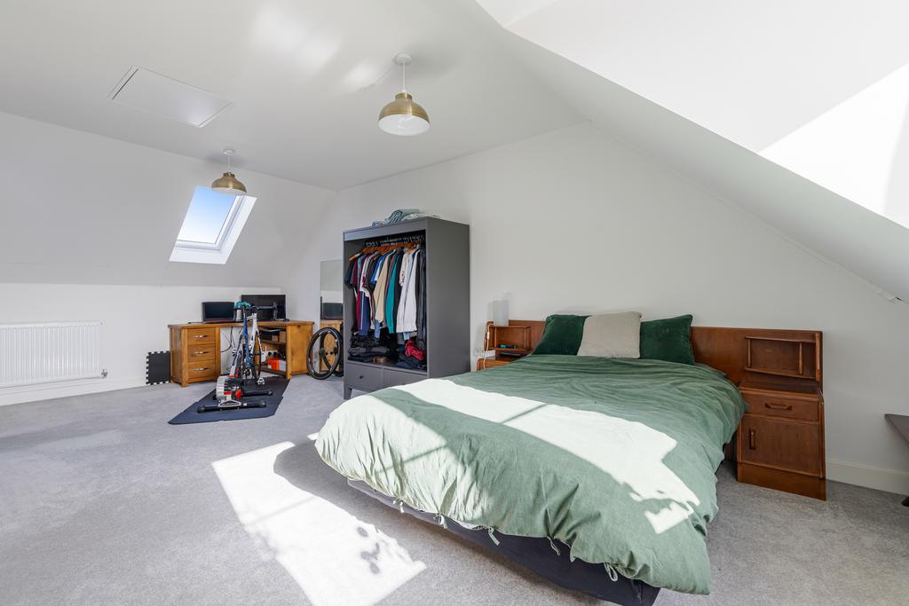 24 Main Bedroom 28 Barton Way