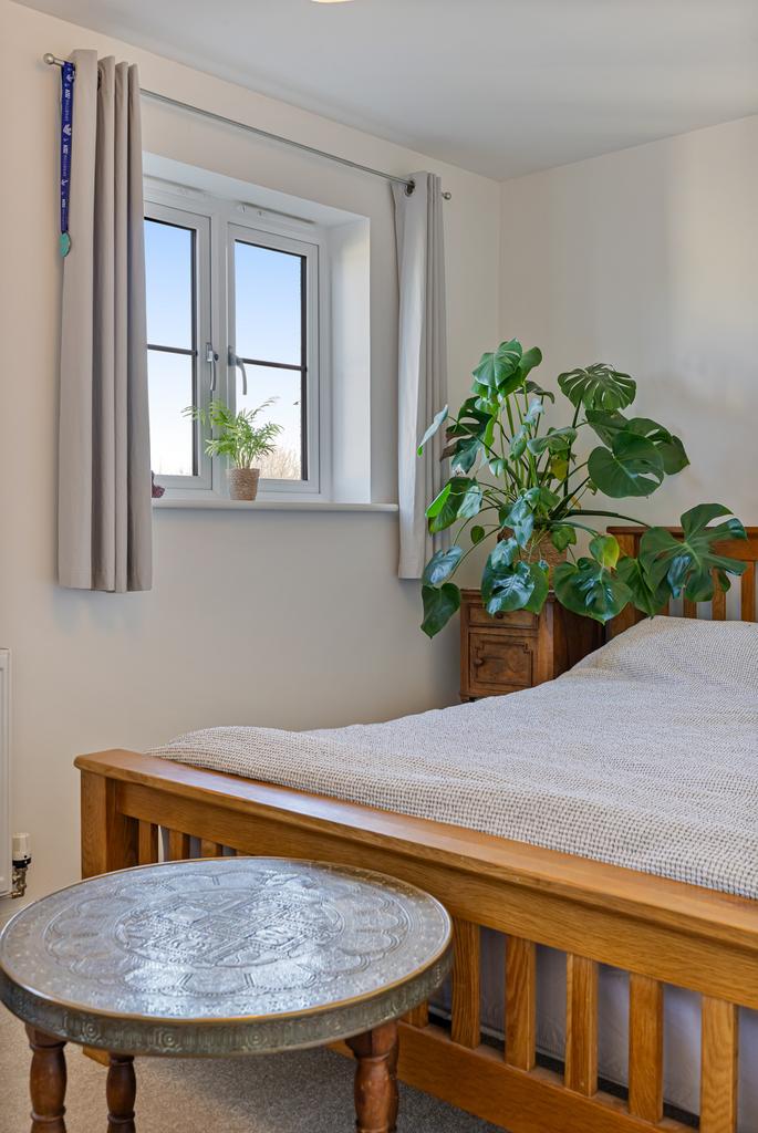 20 PT Bed 2 28 Barton Way