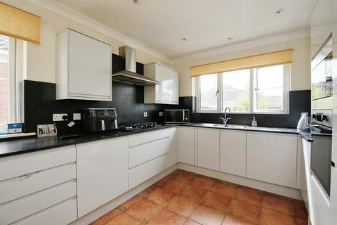 3 bedroom detached bungalow for sale, Leverington Common, Leverington, WISBECH