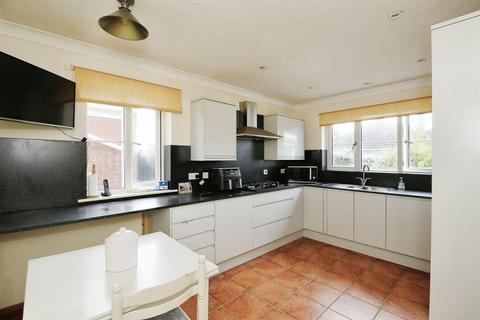 3 bedroom detached bungalow for sale, Leverington Common, Leverington, WISBECH