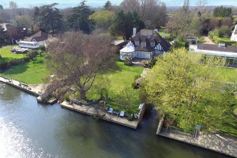 5 bedroom detached house for sale, Chertsey Lane, Staines-upon-Thames, Surrey, TW18 3LQ