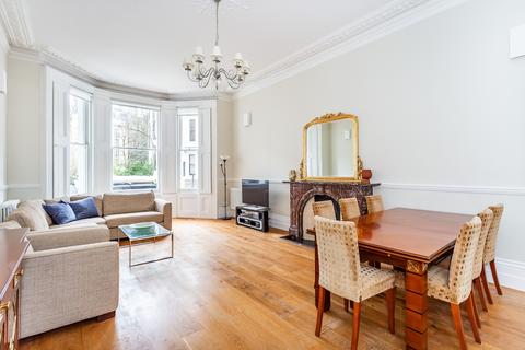 2 bedroom flat to rent, Southwell Gardens London SW7