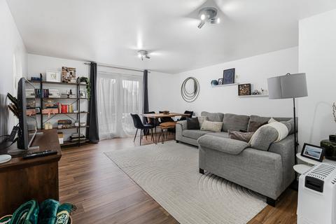 2 bedroom apartment for sale, St Lukes Court, Hatfield, AL10