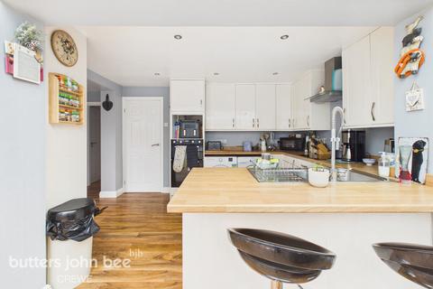 3 bedroom semi-detached house for sale, Bickley Close, Crewe