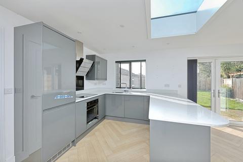 3 bedroom semi-detached bungalow for sale, Allens Avenue, Norwich