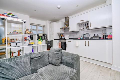 2 bedroom flat for sale, Montgomery Avenue, HEMEL HEMPSTEAD