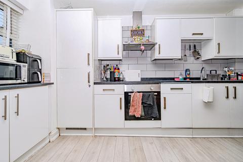 2 bedroom flat for sale, Montgomery Avenue, HEMEL HEMPSTEAD
