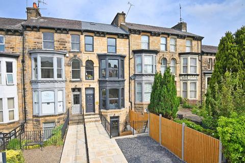 undefined, Cheltenham Mount, Harrogate