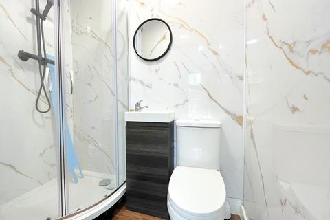 1 bedroom house of multiple occupation to rent, Clifftown Road, Southend-on-Sea SS1