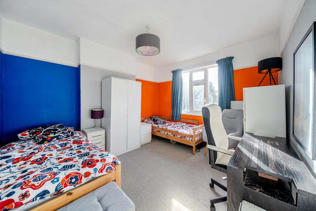 1410632-4-69943af...