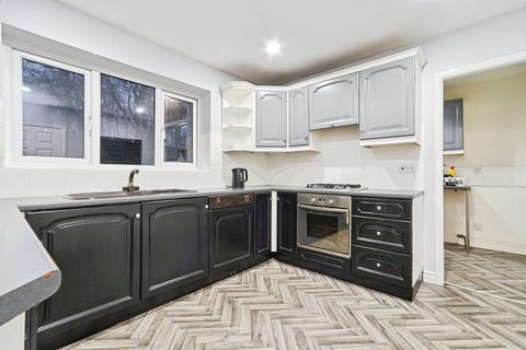 4 bedroom detached house for sale, Maple Croft, New Farnley, Leeds