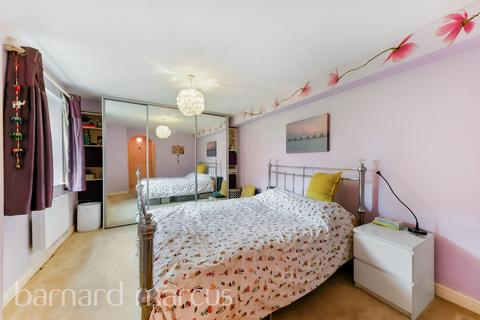 2 bedroom ground floor flat for sale, Elderfield Place, London