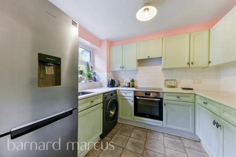 2 bedroom ground floor flat for sale, Elderfield Place, London
