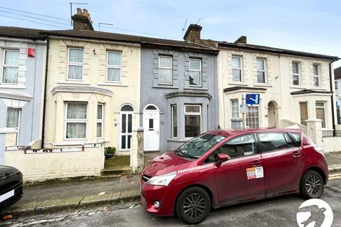 3 bedroom terraced house to rent, Belmont Road, Gillingham, Kent, ME7