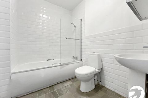 3 bedroom terraced house to rent, Belmont Road, Gillingham, Kent, ME7