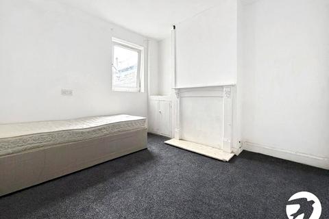 3 bedroom terraced house to rent, Belmont Road, Gillingham, Kent, ME7
