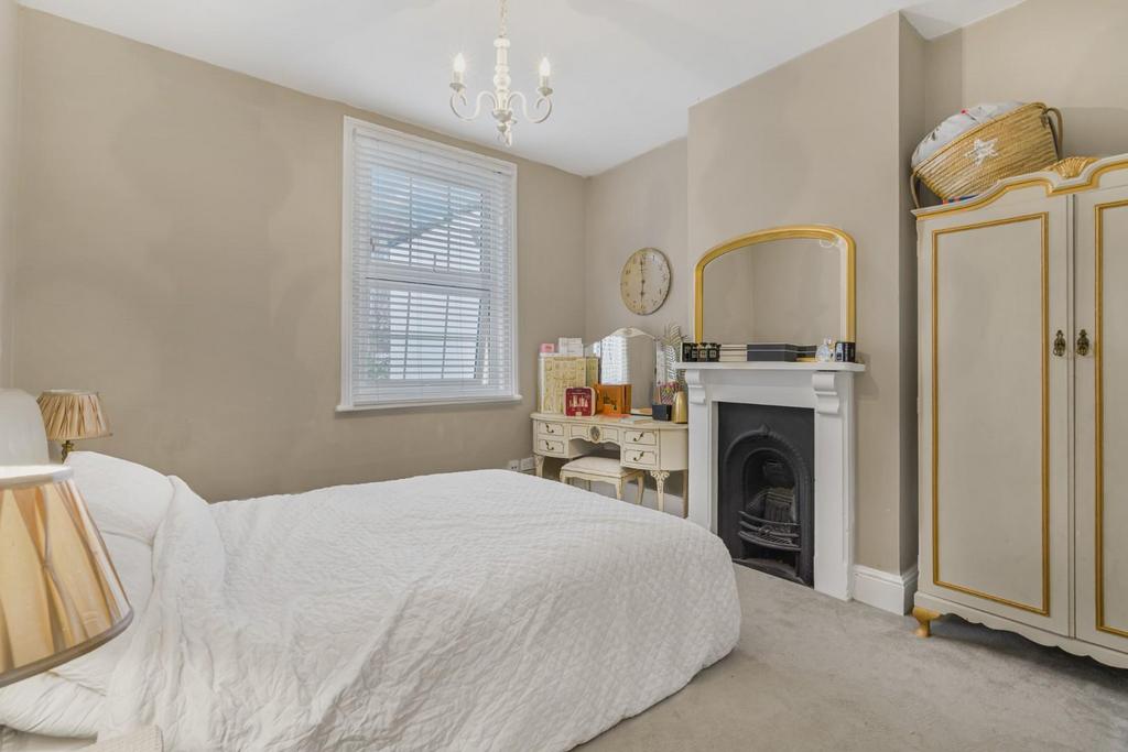 3-bed-house-cheltenham11.jpg
