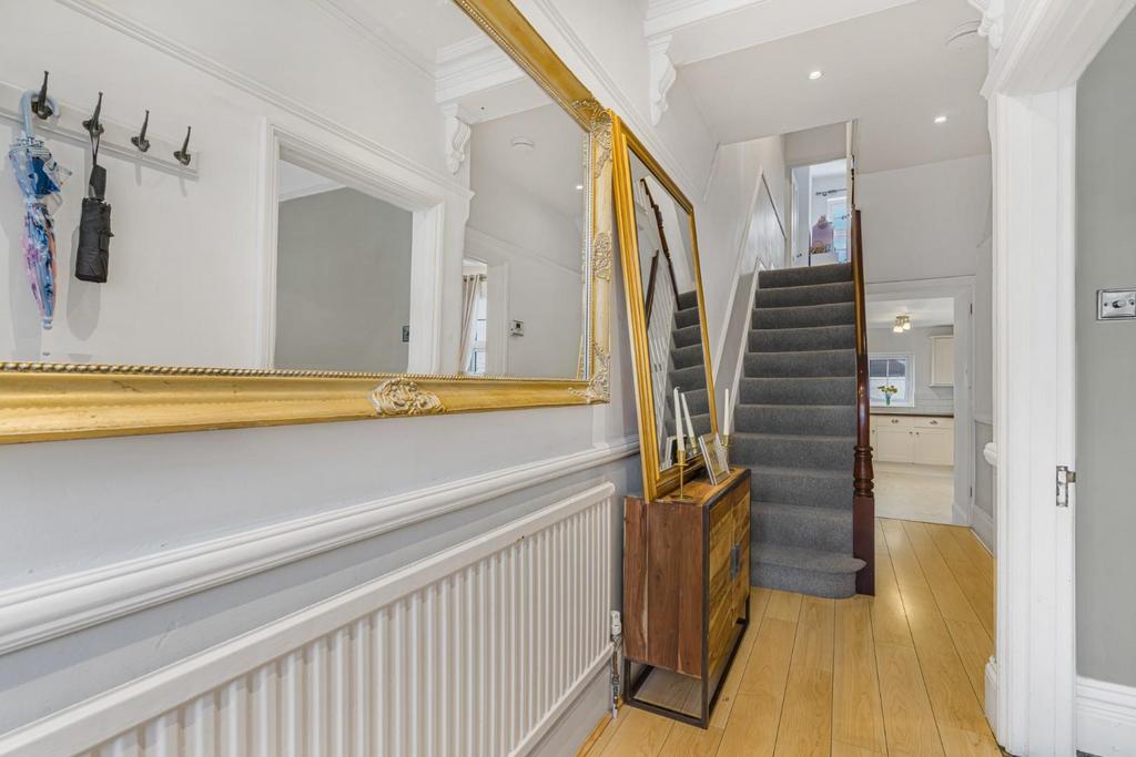 3-bed-house-cheltenham6.jpg
