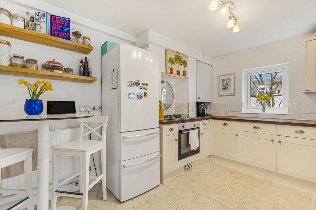 3-bed-house-cheltenham5.jpg