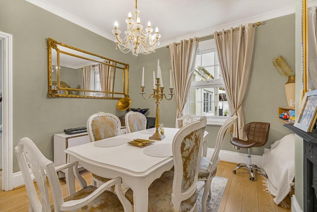3-bed-house-cheltenham3.jpg