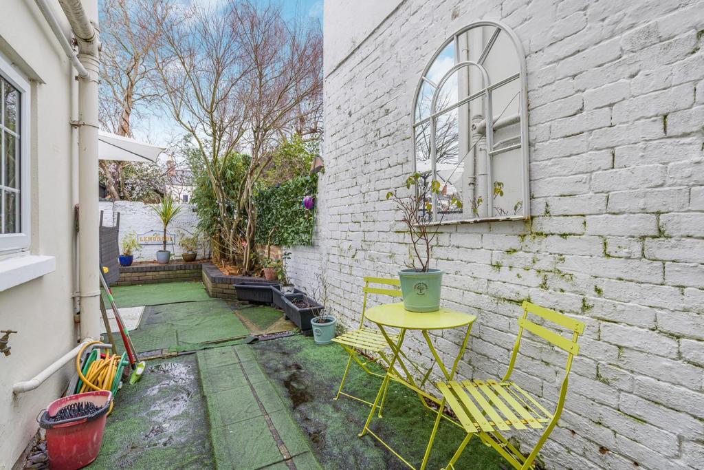3-bed-house-cheltenham13.jpg
