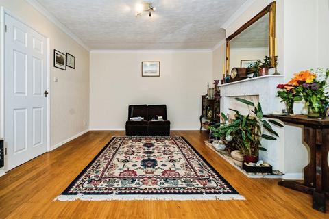 2 bedroom semi-detached bungalow for sale, Devonport Road, Worthing