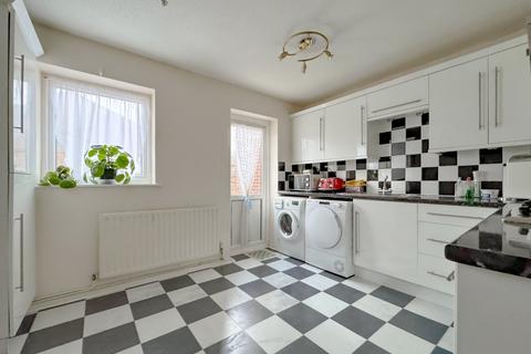 2 bedroom end of terrace house to rent, Hawthorn Close, Patchway, Bristol, Gloucestershire, BS34