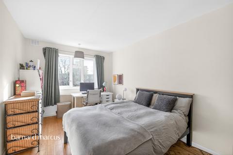 3 bedroom flat for sale, Opal Street, London