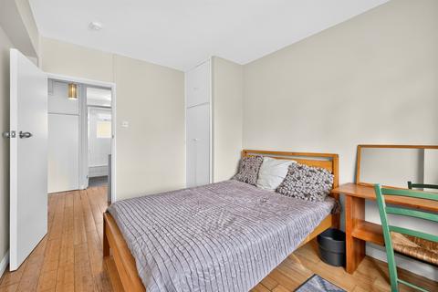 3 bedroom flat for sale, Opal Street, London