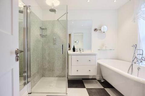 1 bedroom flat to rent, Abingdon Road London W8