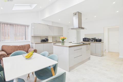 5 bedroom semi-detached house for sale, Coppice View Road, Sutton Coldfield, B73