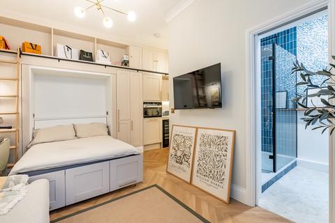 undefined, De Vere Gardens London W8