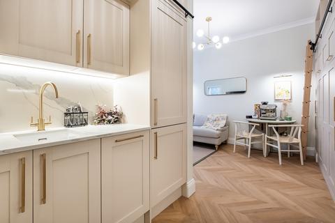 undefined, De Vere Gardens London W8