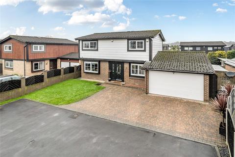 4 bedroom detached house for sale, Lay Garth Court, Rothwell, Leeds