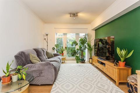 2 bedroom ground floor flat for sale, Sheepcote Road, Harrow
