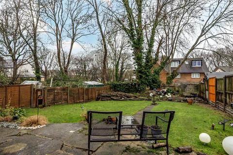 3 bedroom semi-detached house for sale, Chiltern Dene, Enfield