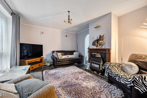 3 bedroom semi-detached house for sale, Chiltern Dene, Enfield