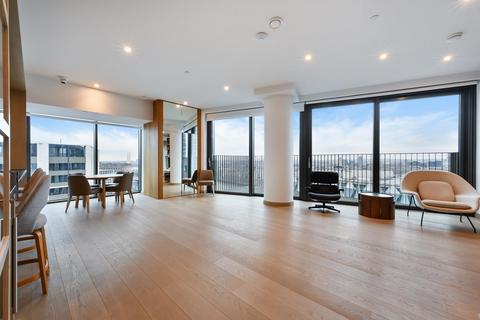 3 bedroom apartment for sale, Legacy Building, Embassy Gardens, London, SW11