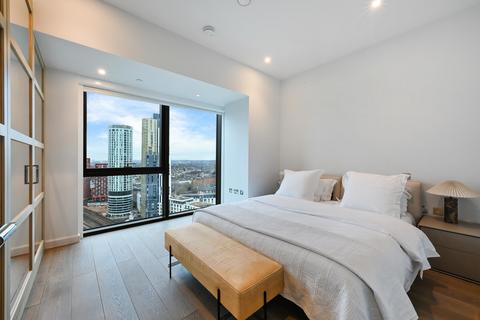 3 bedroom apartment for sale, Legacy Building, Embassy Gardens, London, SW11