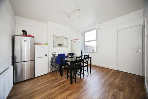 undefined, Baker Street, Luton