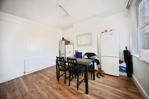 undefined, Baker Street, Luton